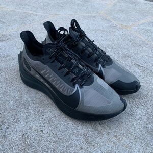 :: Nike Zoom Gravity “Black Anthracite” ::